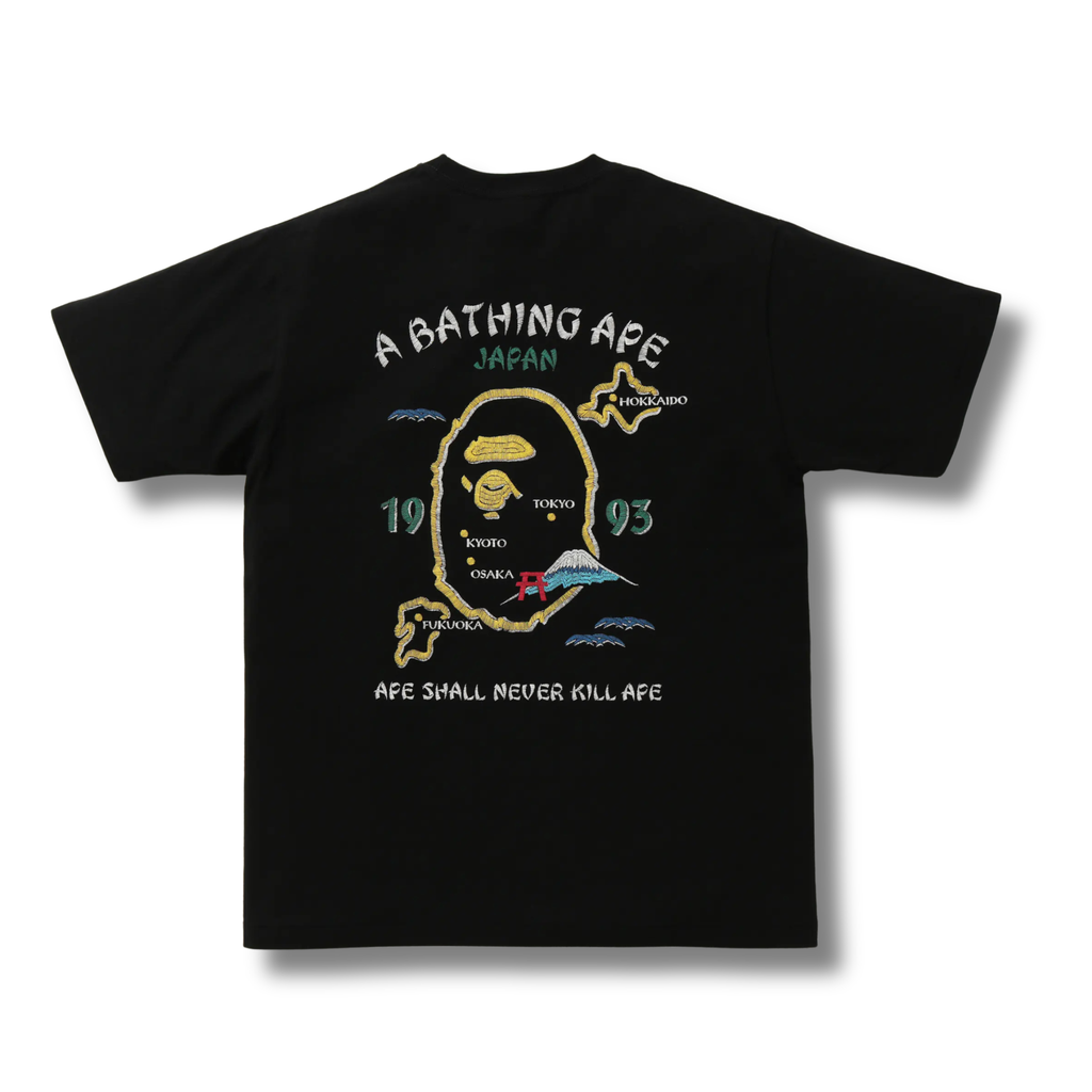 A BATHING APE AUTUMN SOUVENIR TEE